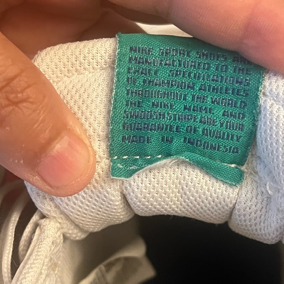 Nike High-Top Sneakers in White and Red with Teal Accents - Picture 6 of 7